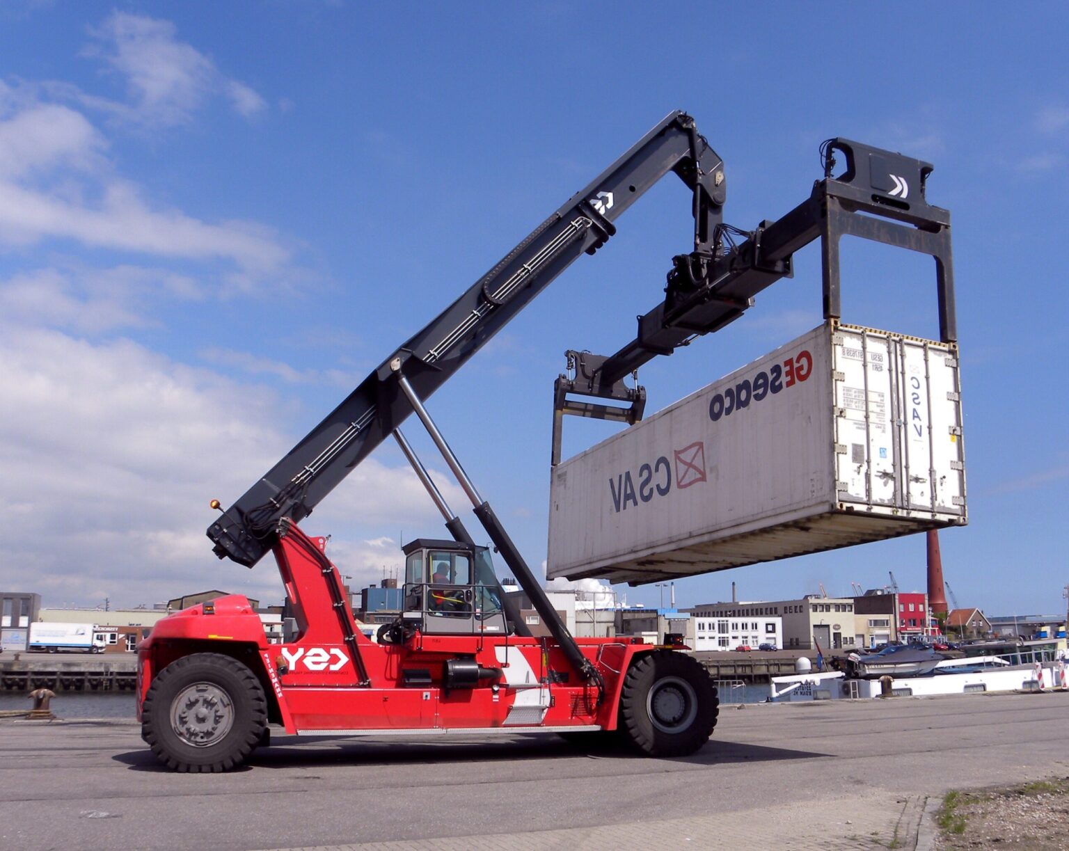 Xe nâng container - Phân biệt chi tiết | Thiết bị nâng tại Cảng