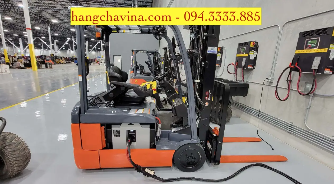 Cách sạc điện xe nâng 